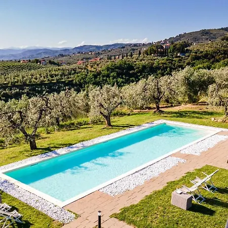 Villa Monnalisa 12, Emma Vinci